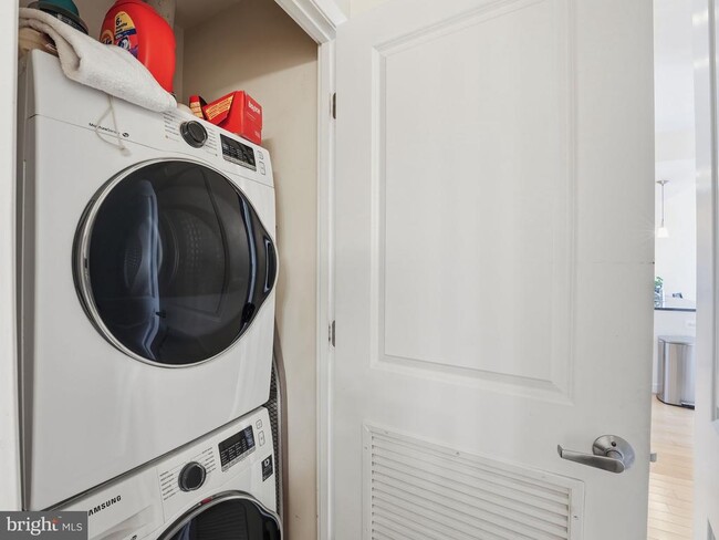 Building Photo - 820 N Pollard St