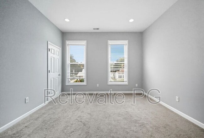 Building Photo - 1801 4th Ave