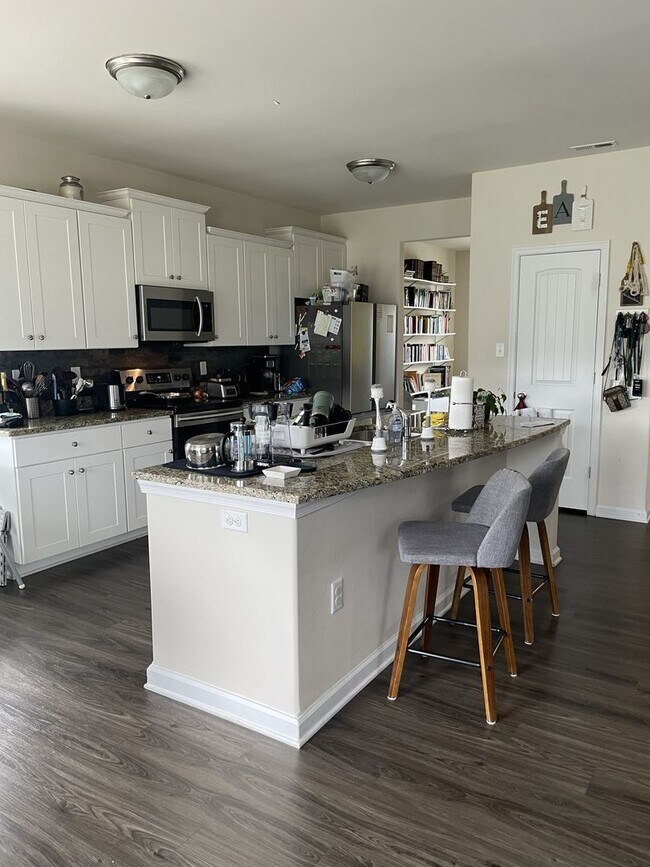 Building Photo - 2913 Seven Kings Ct