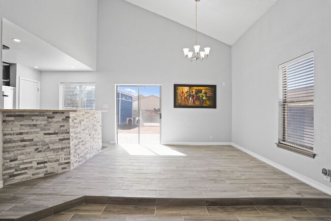 Building Photo - 14032 Tierra Vergel Dr