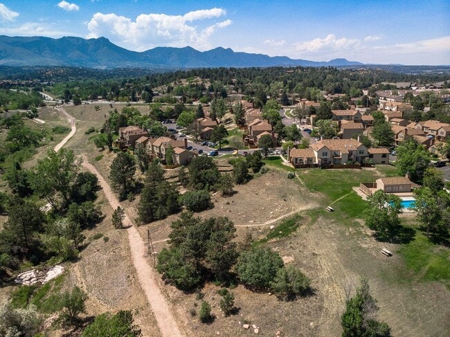 Building Photo - 6614 Overland Dr
