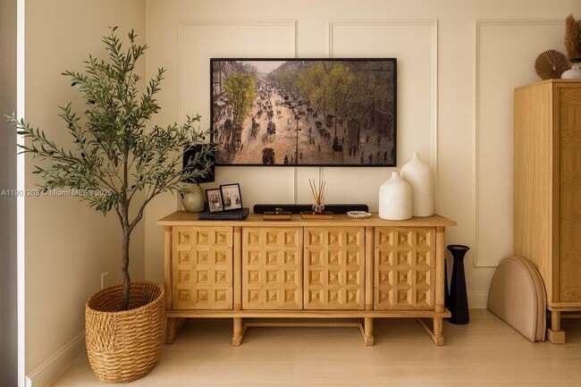 Building Photo - 8877 Collins Ave