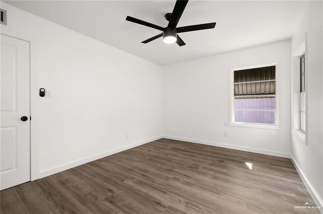 Building Photo - 716 Westway Ave