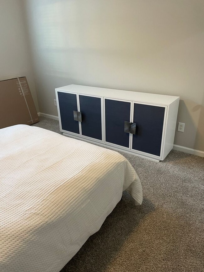 Building Photo - EXECUTIVE FULLY FURNISHED TOWNHOME IN GATED COMMUNITY