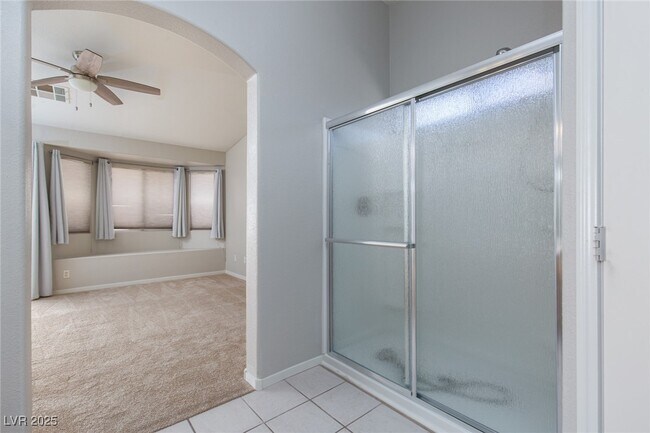 Building Photo - 533 Trocadero St