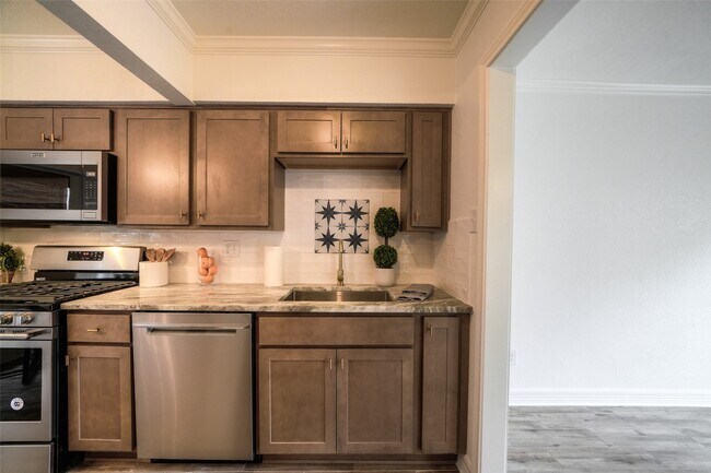 Building Photo - 2807 Elm Grove Ct