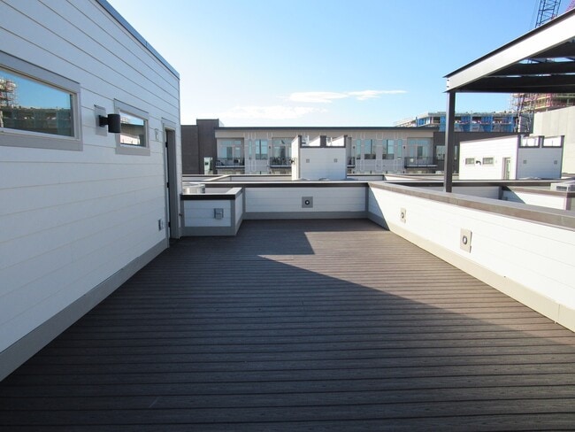 Building Photo - Town home a Block away from Sloan's Lake with roof top Deck