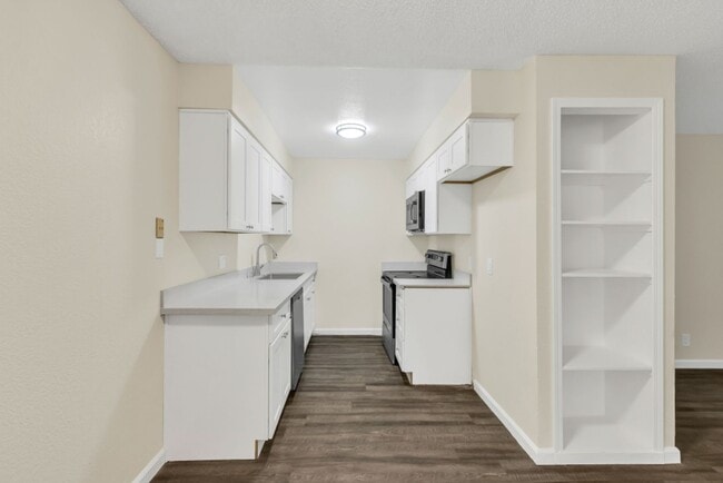 Building Photo - Great 2 Bedroom Condo in Gated Community