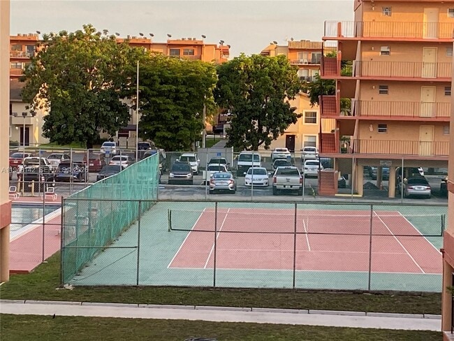 Building Photo - 1890 W 56th St