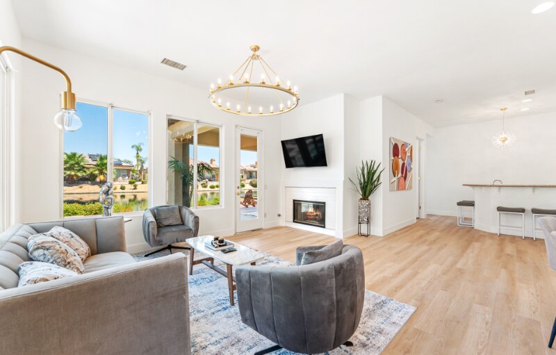 Building Photo - 65 Shoreline Dr