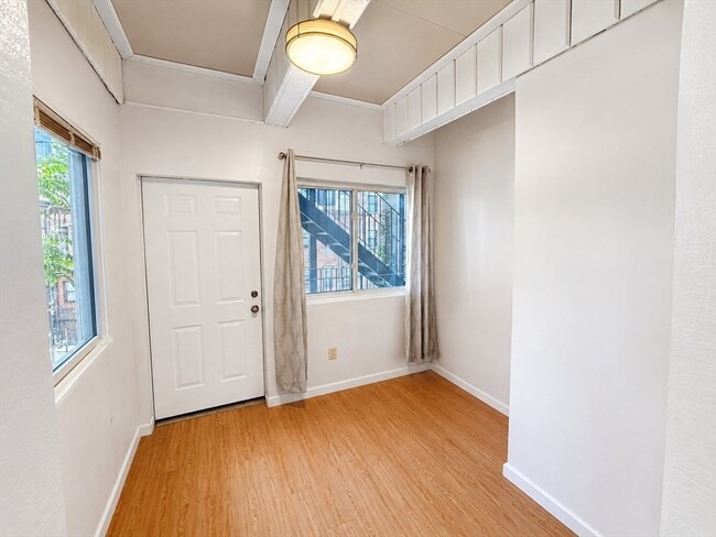 Building Photo - 74 Tyler St