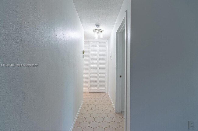 Building Photo - 700 Layne Blvd