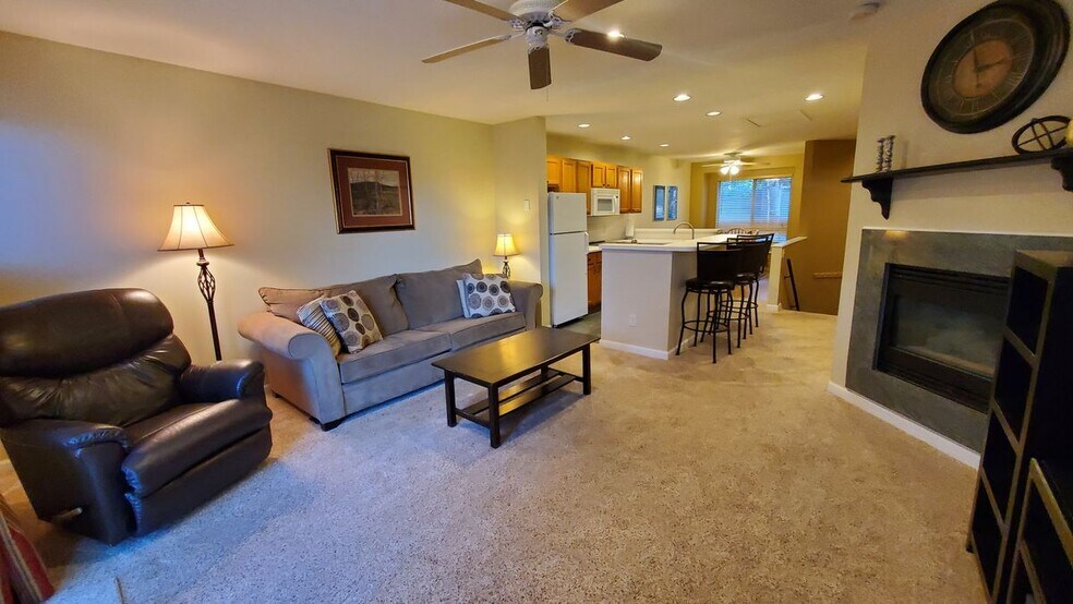 Building Photo - 30 Spyglass Ln