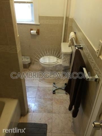 Building Photo - 158 Magazine St