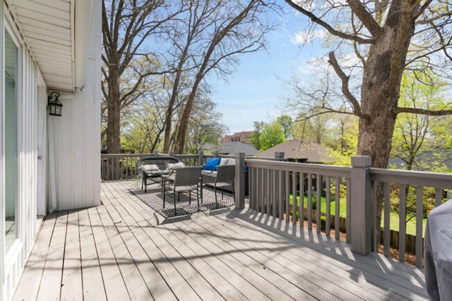 Building Photo - Executive rental in SW Springfield