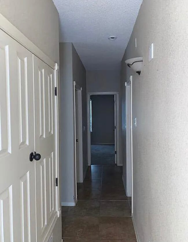 Building Photo - 14207 North Point Ave