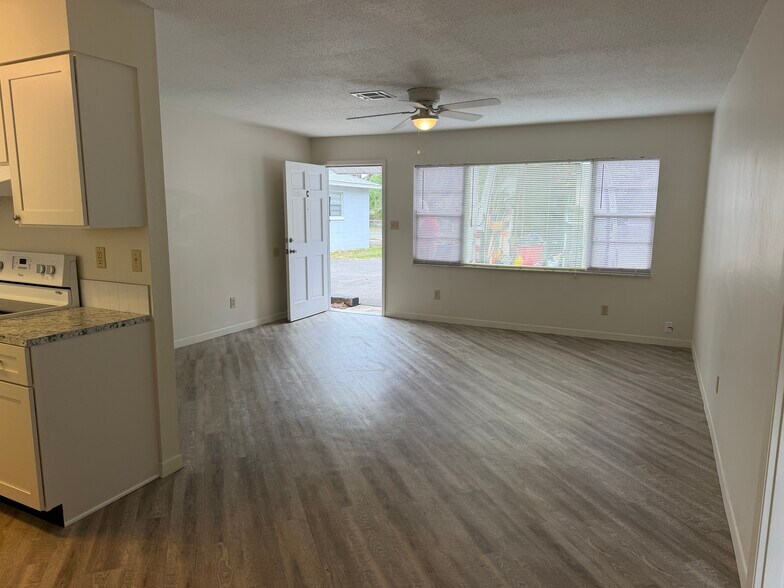 Building Photo - 1207 Sumter St