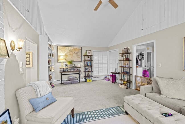 Building Photo - 4 Wianno Way