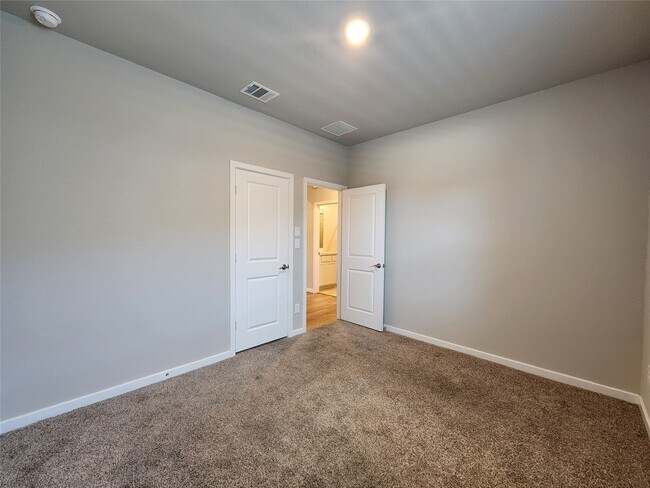 Building Photo - 19014 Whitehaven Bend Ln