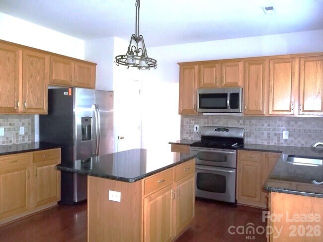 Building Photo - 11120 Maplehurst Dr