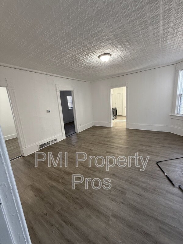 Building Photo - 2630 N 24th Pl