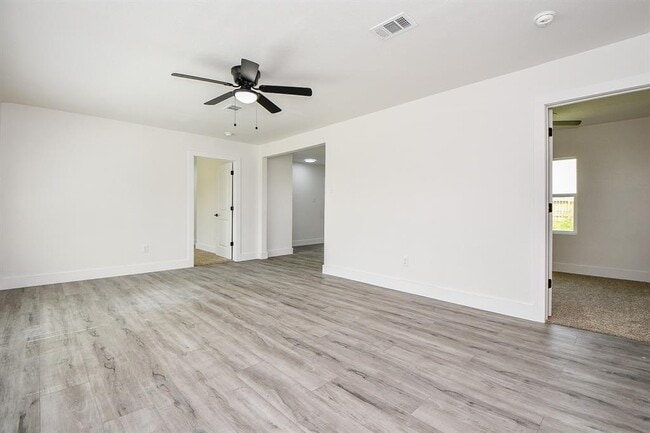 Building Photo - 4223 Elmwood St