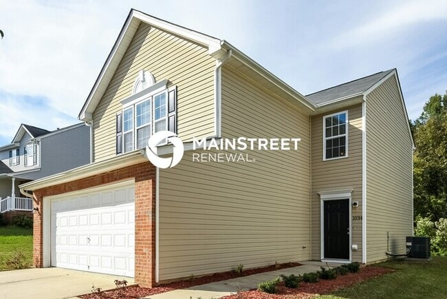 Building Photo - 3 Bedroom Pet-Friendly Home in Greensboro, NC with Main Street Renewal