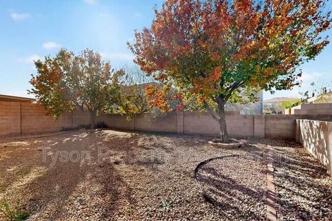 Building Photo - 6605 Ventana Hills Rd NW