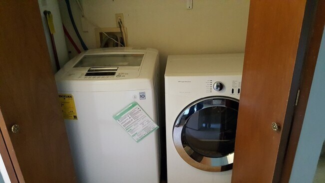 Building Photo - 2900 Eindborough Dr