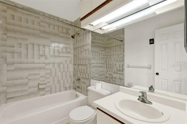 Building Photo - 3267 Forest Oaks Ct