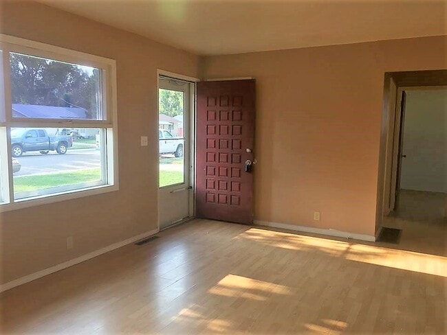 Building Photo - 1527 Fetterman Ave