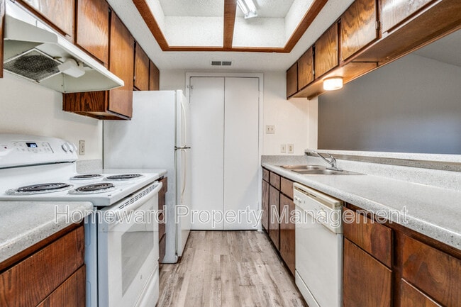 Building Photo - 3930 Portland St