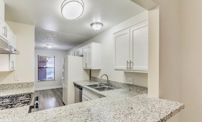 Building Photo - 317 Yardarm Way