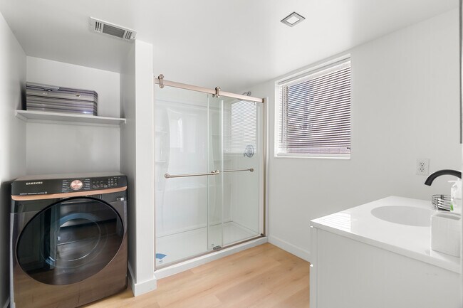 Building Photo - 273 Tropic Dr