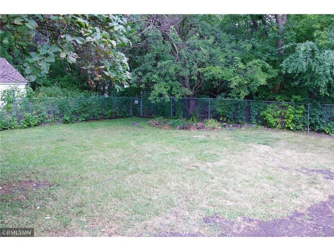 Building Photo - 3136 Douglas Dr N