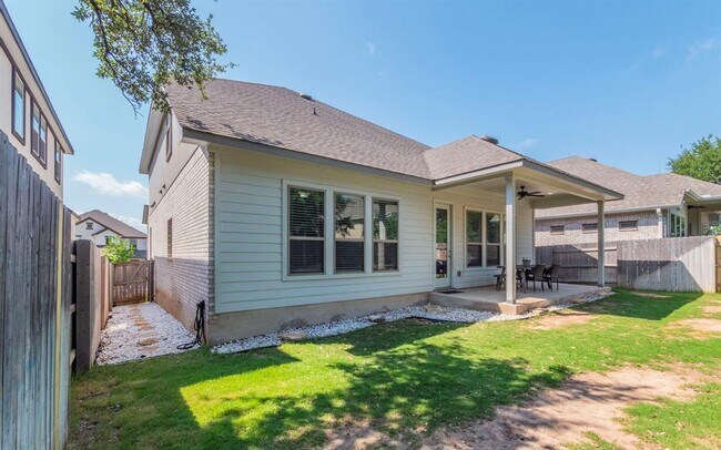 Building Photo - 716 Pinnacle View Dr