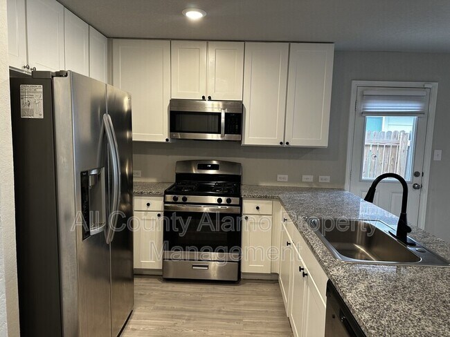 Building Photo - 10790 Giacconi Dr