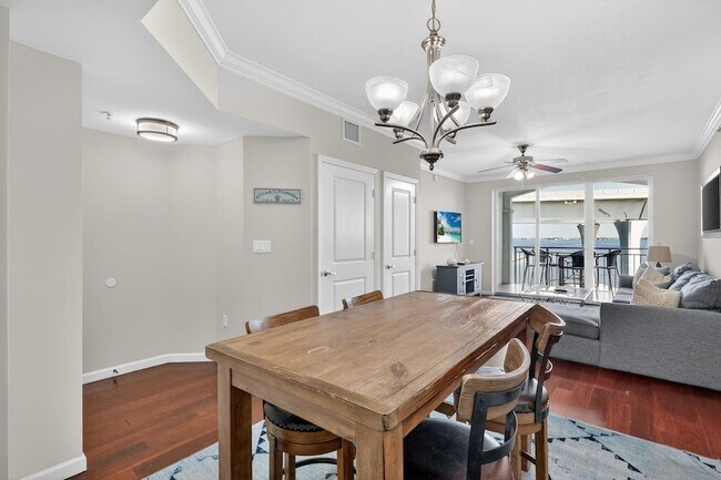 Building Photo - 415 NW Flagler Ave