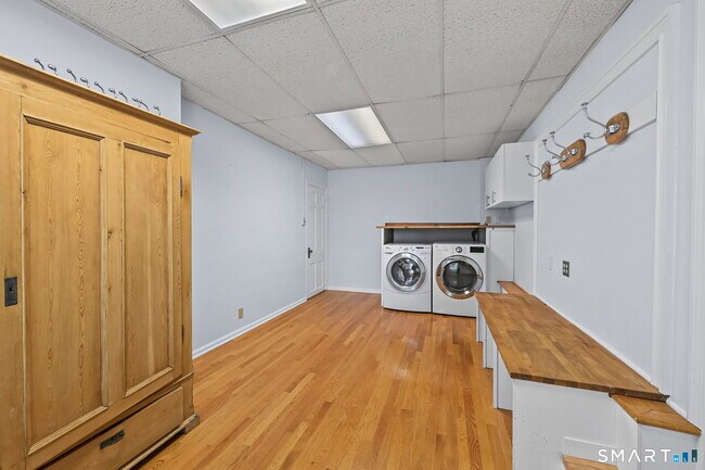 Building Photo - 96 Turner Rd