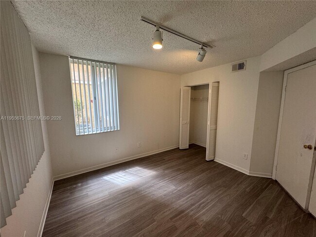 Building Photo - 4015 W McNab Rd