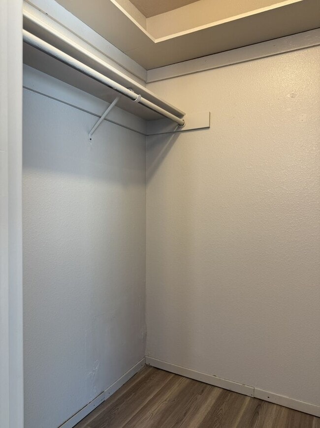 Building Photo - 3 bedroom/2 bathroom home AVAILABLE NOW!!!!
