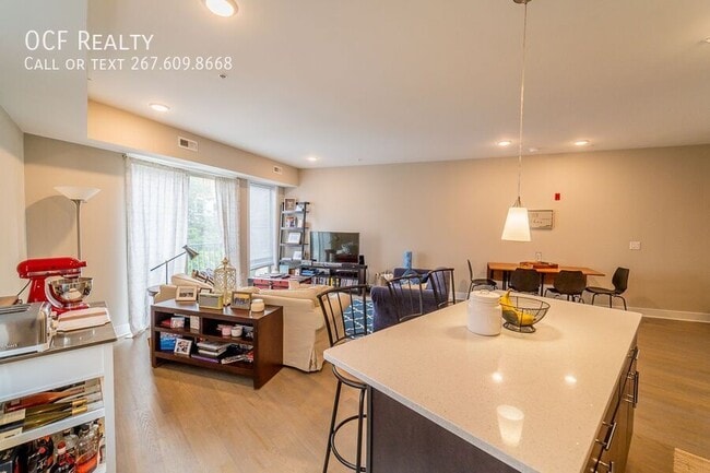 Building Photo - 1607 Catharine St