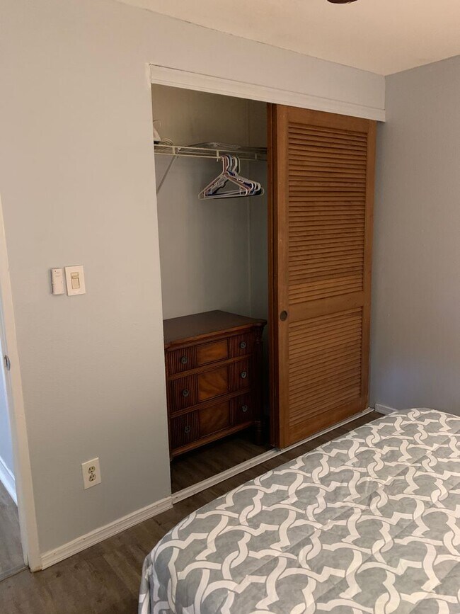 Building Photo - Gorgeous clean and modern furnished 2/2 lowest level Kihei Shores Unit!