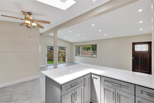 Building Photo - 3480 SW 20th St