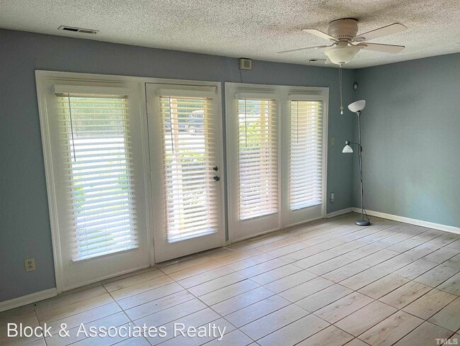 Building Photo - 2 br, 2 bath House - 1300-103 Park Glen Dr.