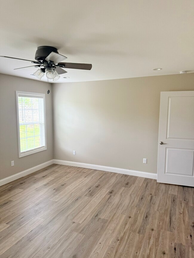 Building Photo - 295 Oak Grove Cir