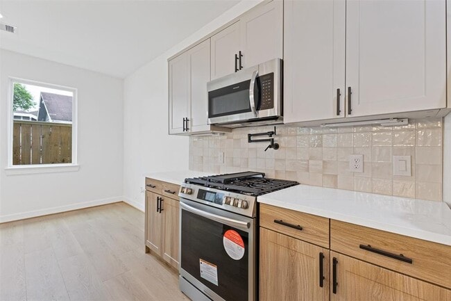 Building Photo - 3613 Gano St