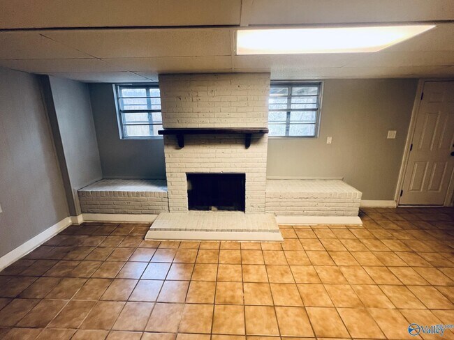 Building Photo - 4006 Devon St SE