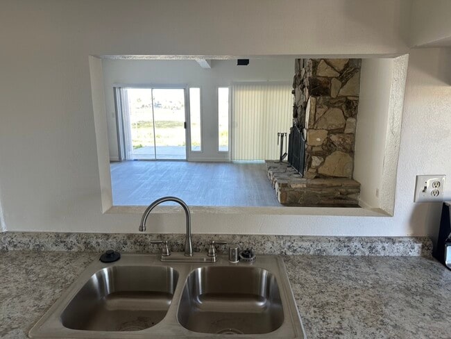 Building Photo - 21331 Heather Pl