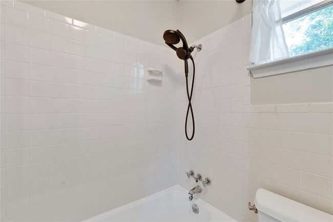 Building Photo - 10407 Button Quail Dr